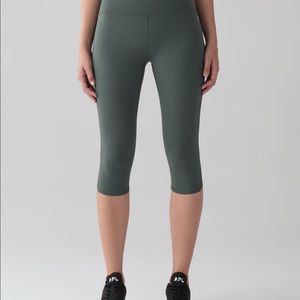 Lululemon Train Times Crop 17" Dark Forest Size 8